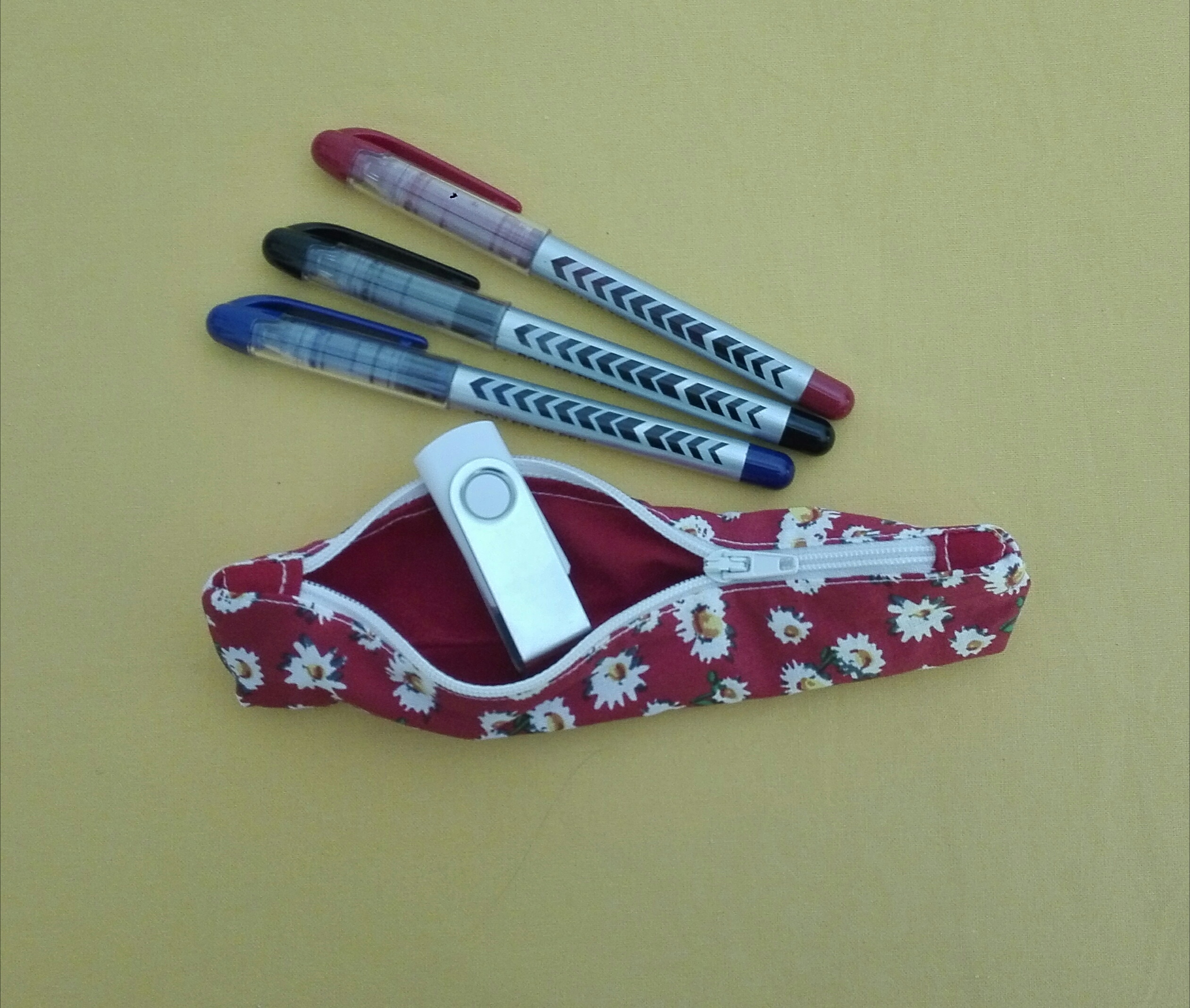 Trousse À Crayons En Peluche Douce Kawaii - Grande Capacité - Pour Fournitures Scolaires - 23 X